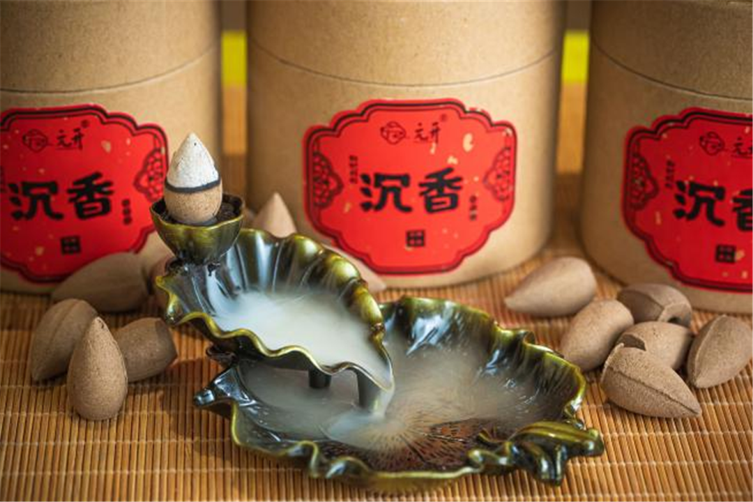Reverse-flow incense