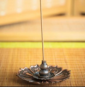Lotus-Scented Incense Set (3-Piece)