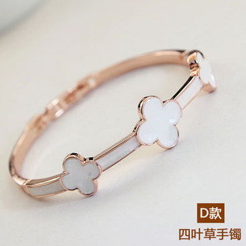 2022 New Arrival: Trendy Natural Mother-of-Pearl Four-Leaf Clover Bracelet – Sophisticated, Elegant and Minimalist Korean Style