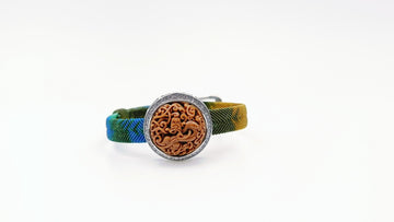 Peach-stone Carved Bracelet: ‘Only This Verdant Green: The Dragon Soars, the Phoenix Sings’