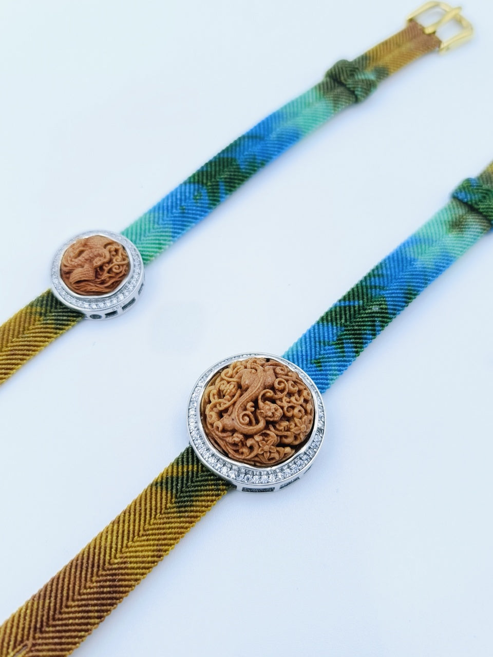 Peach-stone Carved Bracelet: ‘Only This Verdant Green: The Dragon Soars, the Phoenix Sings’