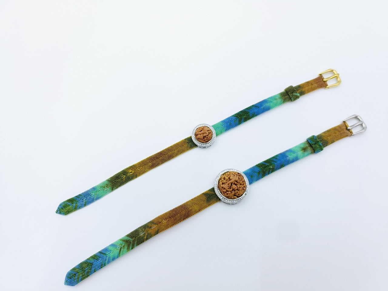 Peach-stone Carved Bracelet: ‘Only This Verdant Green: The Dragon Soars, the Phoenix Sings’
