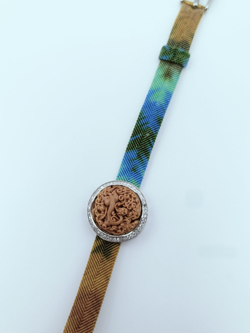 Peach-stone Carved Bracelet: ‘Only This Verdant Green: The Dragon Soars, the Phoenix Sings’