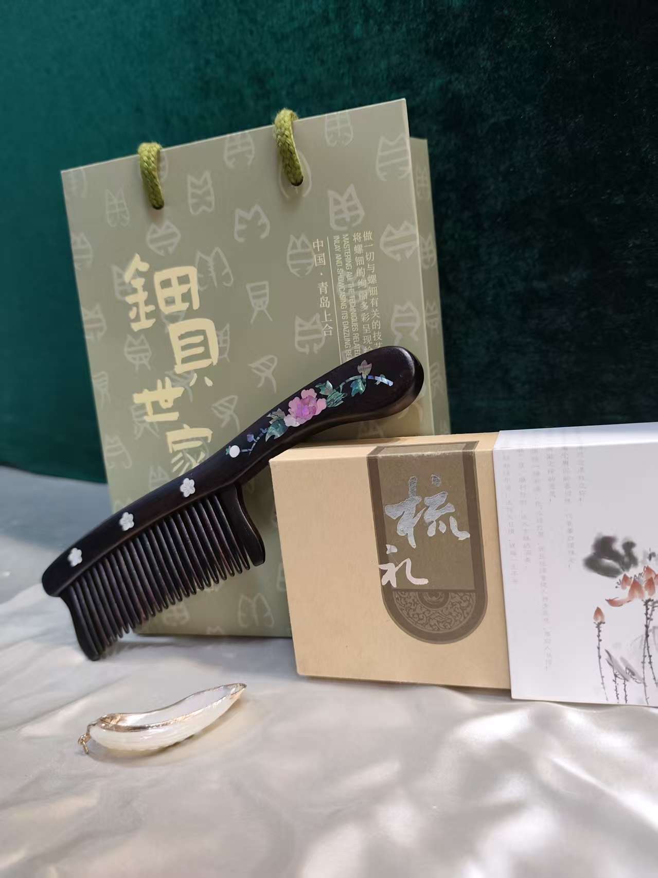 Ebony comb